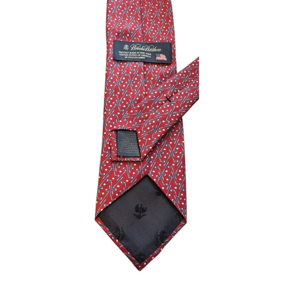 Brooks Brothers Golf Clubs Tie Red Silk Made In NYC NEW YORK USA 60
